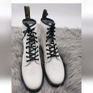 Womens Doc Dr. Martens Zavala Boots Size 9 Air Wair  White Leather Combat Boot